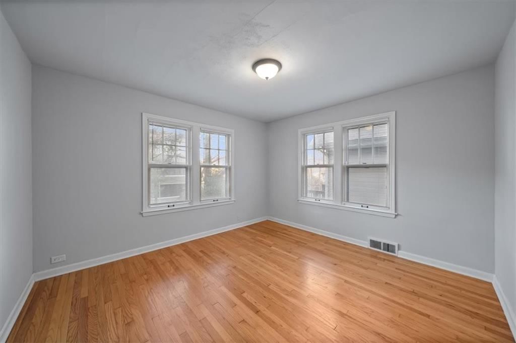 1908 W 47th Terrace — photo 12