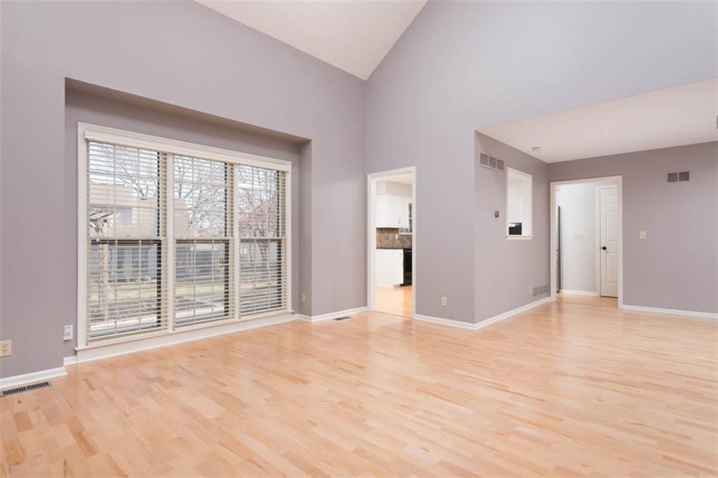 12019 England Street — photo 9