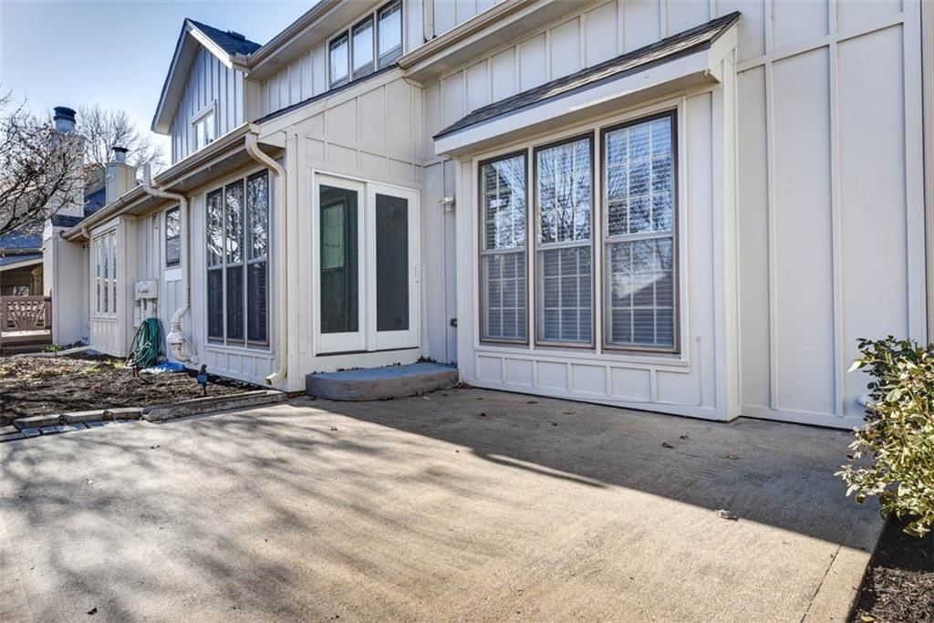 12019 England Street — photo 35