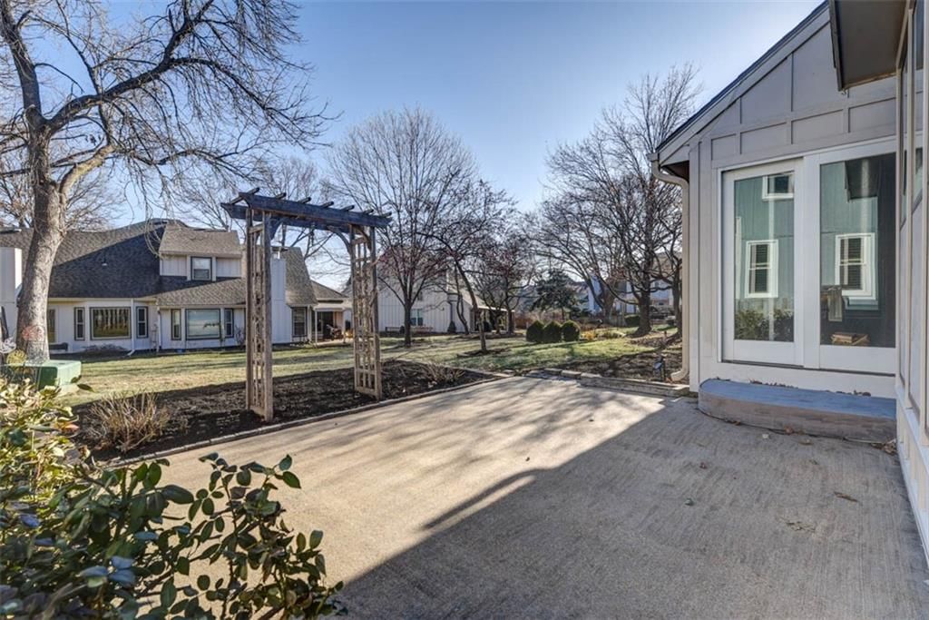 12019 England Street — photo 36