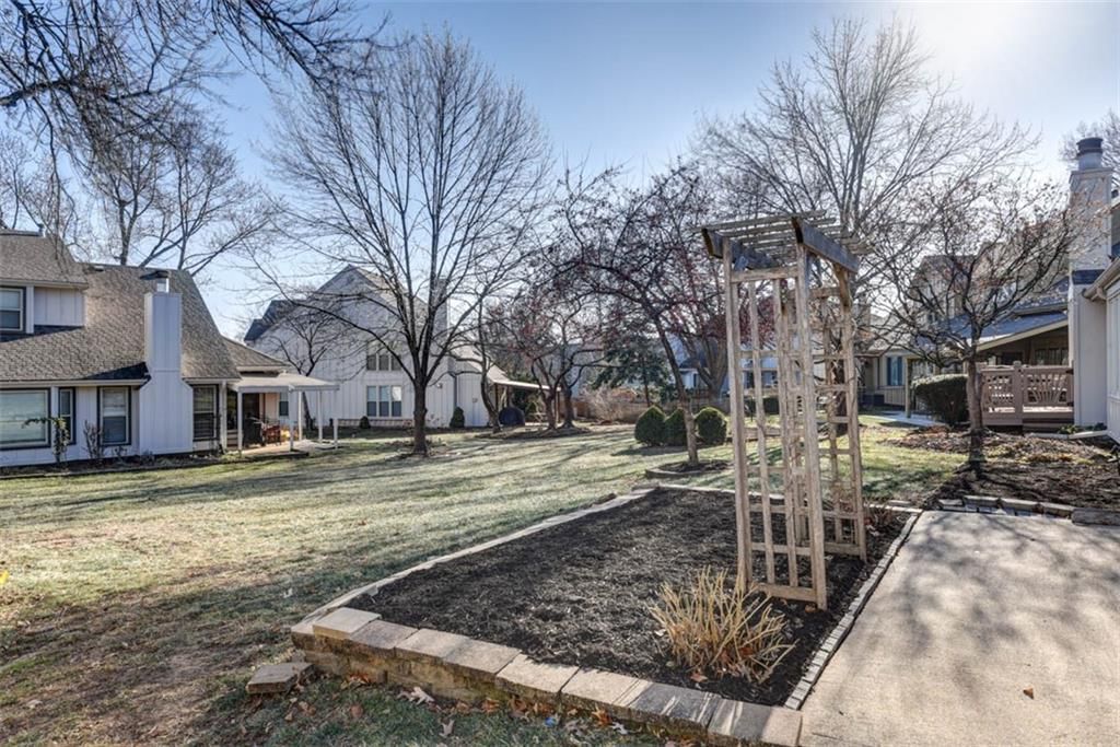 12019 England Street — photo 39