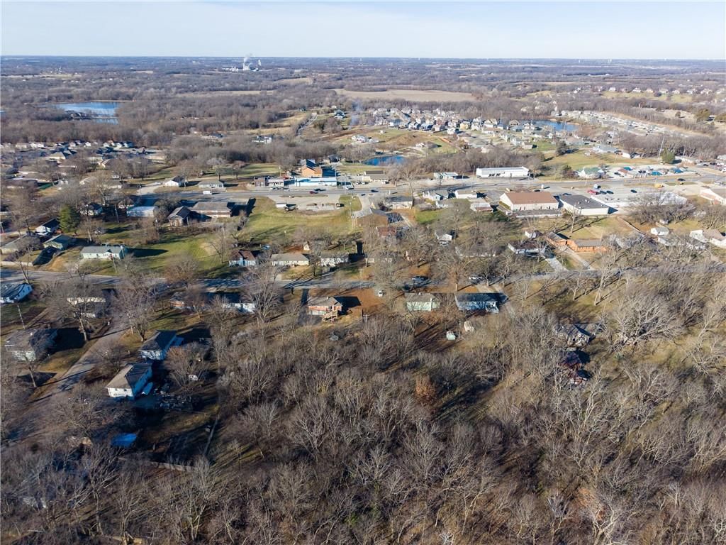 Lexington Road — photo 15