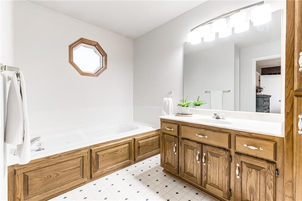 101 Frisco Street — photo 14