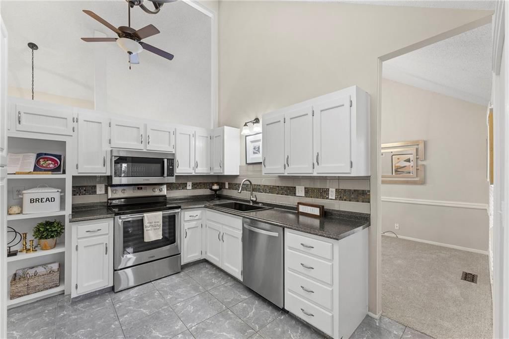 14900 W 91ST Terrace — photo 9