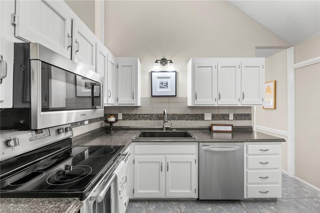 14900 W 91ST Terrace — photo 11