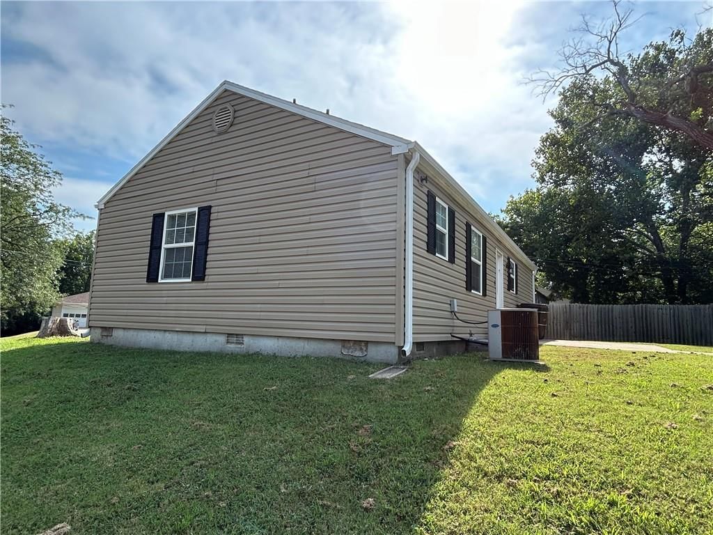323 Hamilton Drive — photo 6