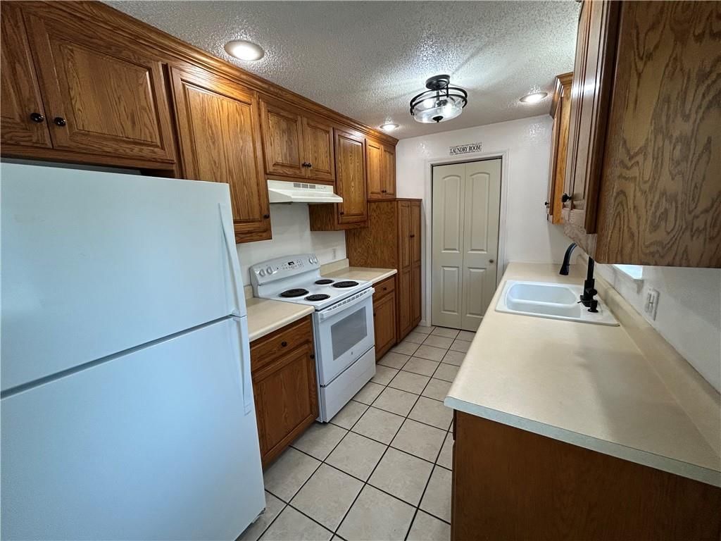 323 Hamilton Drive — photo 29