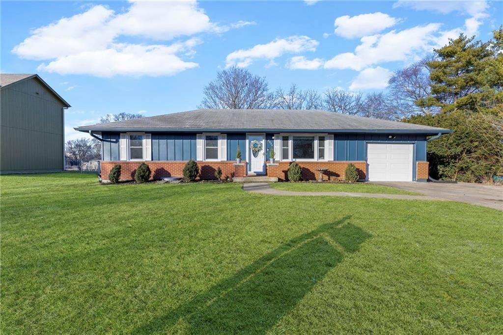 8534 Stearns Avenue, Overland Park, KS
