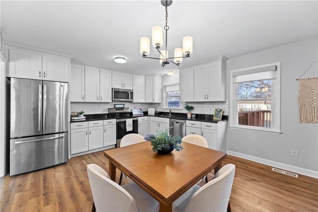 8534 Stearns Avenue — photo 9