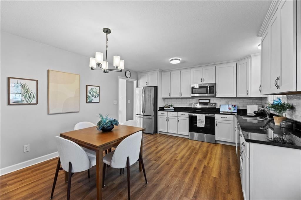 8534 Stearns Avenue — photo 10