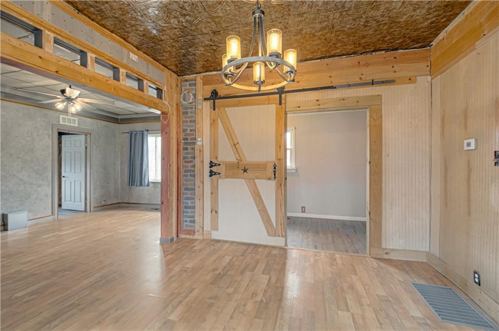 125 S Brookside Street — photo 7