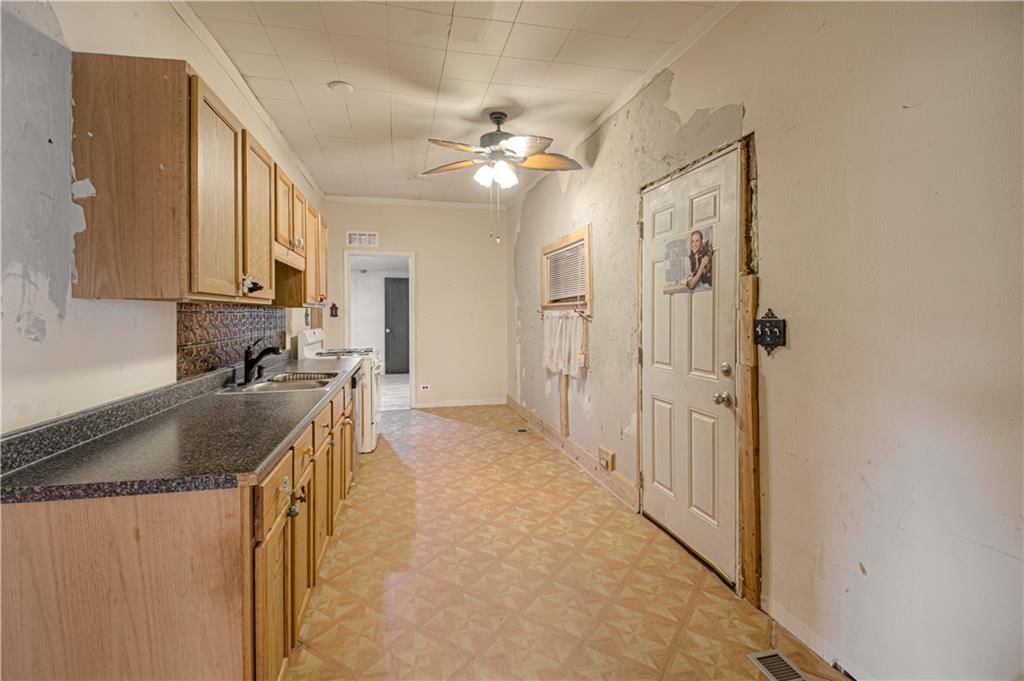 125 S Brookside Street — photo 10