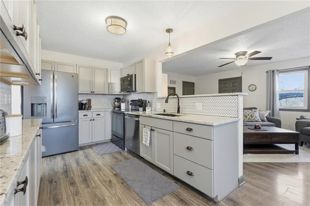 6757 N Garfield Avenue — photo 13