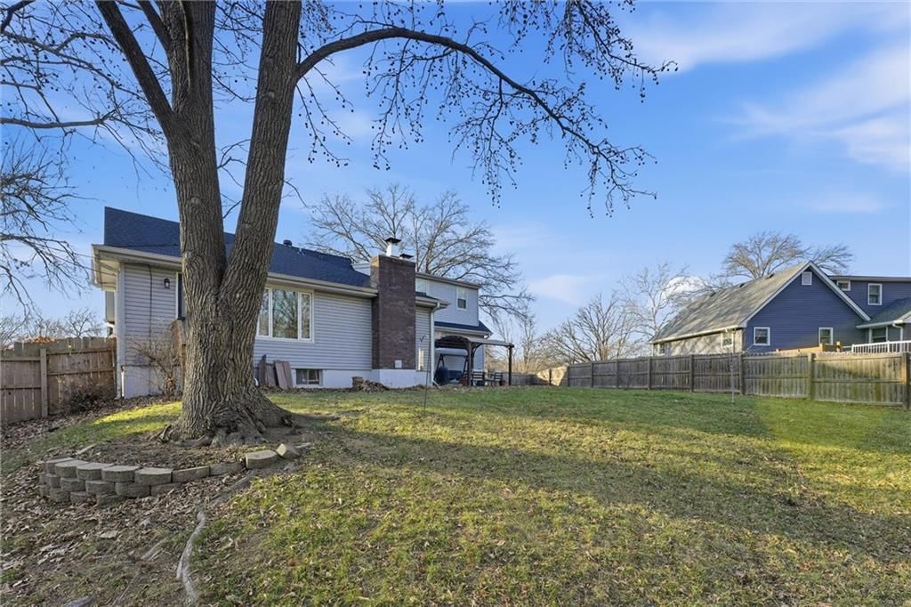 6757 N Garfield Avenue — photo 32