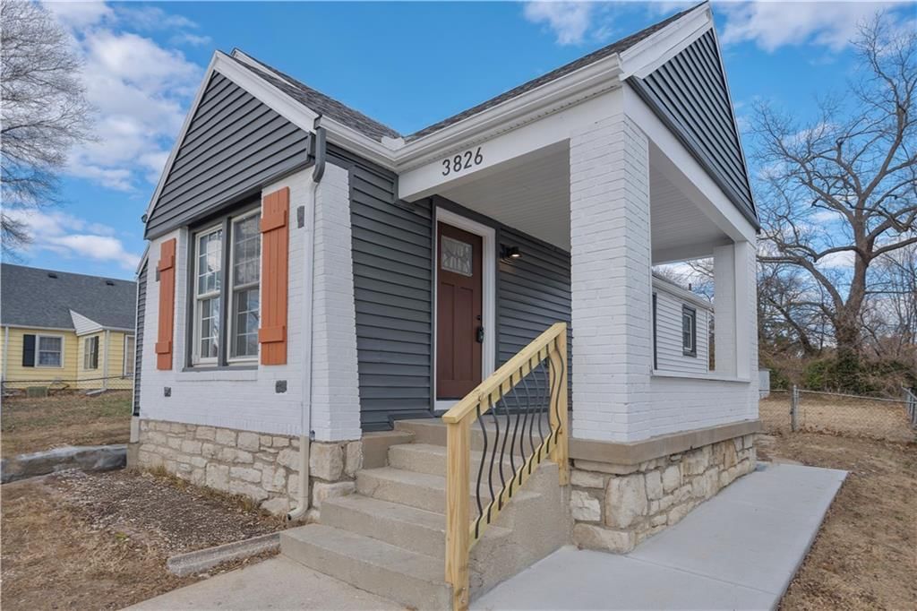 3826 Victory Drive — photo 2