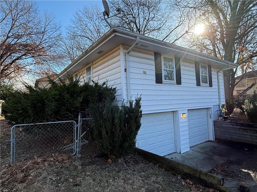 8200 E 104th Terrace — photo 29