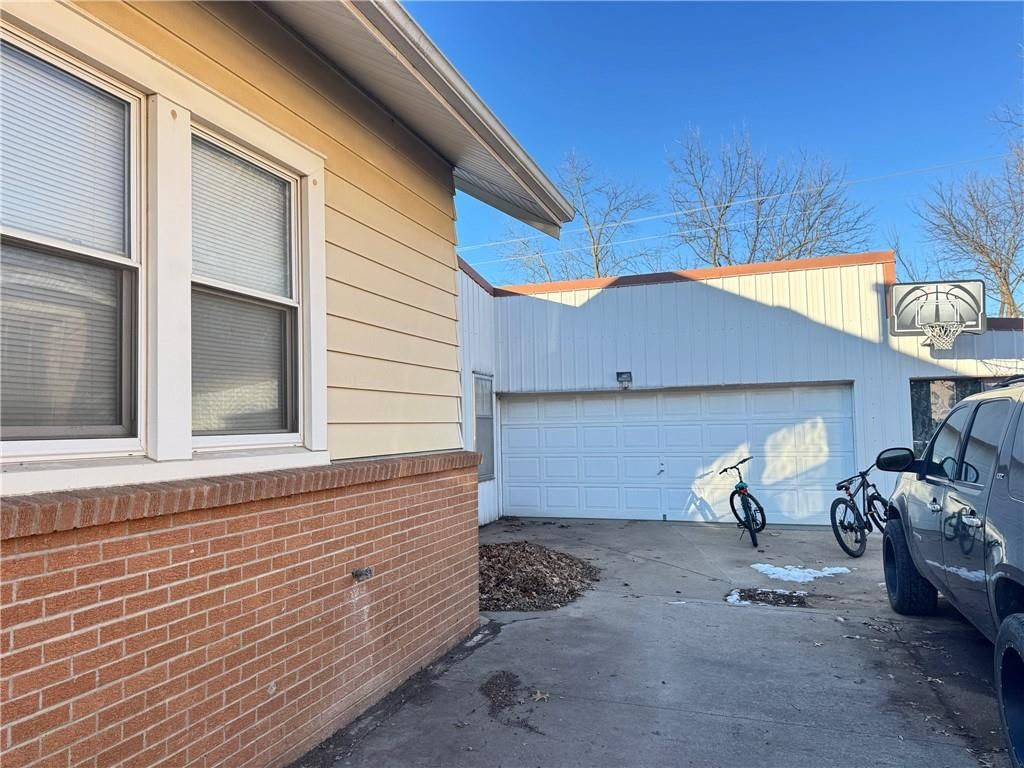 206 E Main Street — photo 3