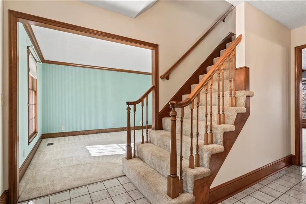 16318 W Briarwood Court — photo 4