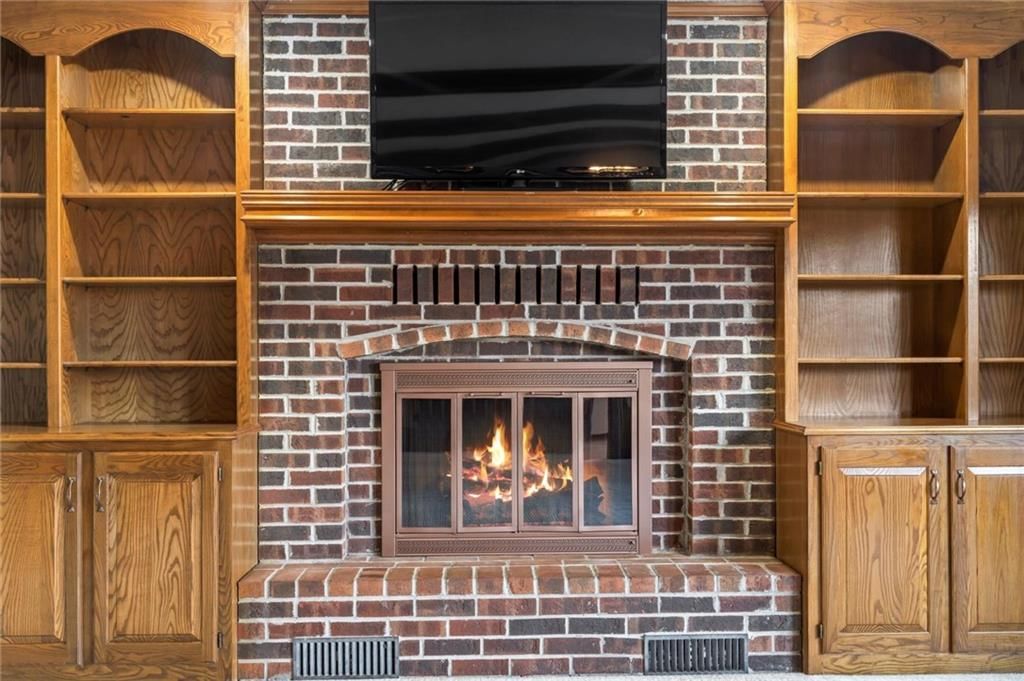 16318 W Briarwood Court — photo 9