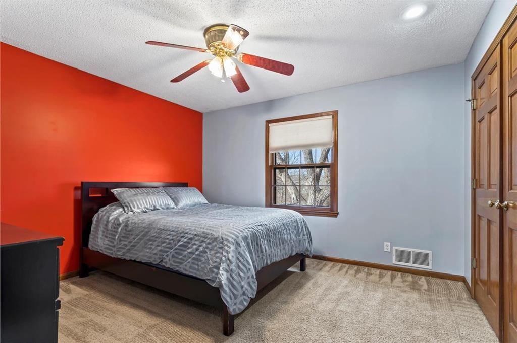 16318 W Briarwood Court — photo 28