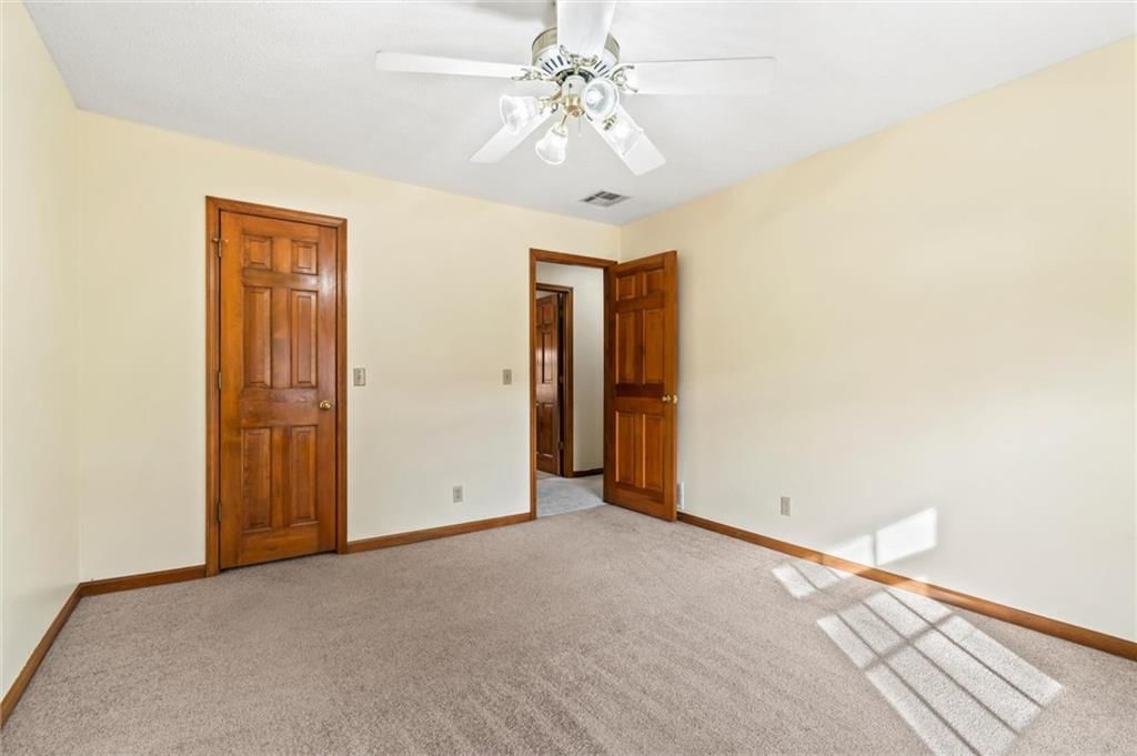 16318 W Briarwood Court — photo 31
