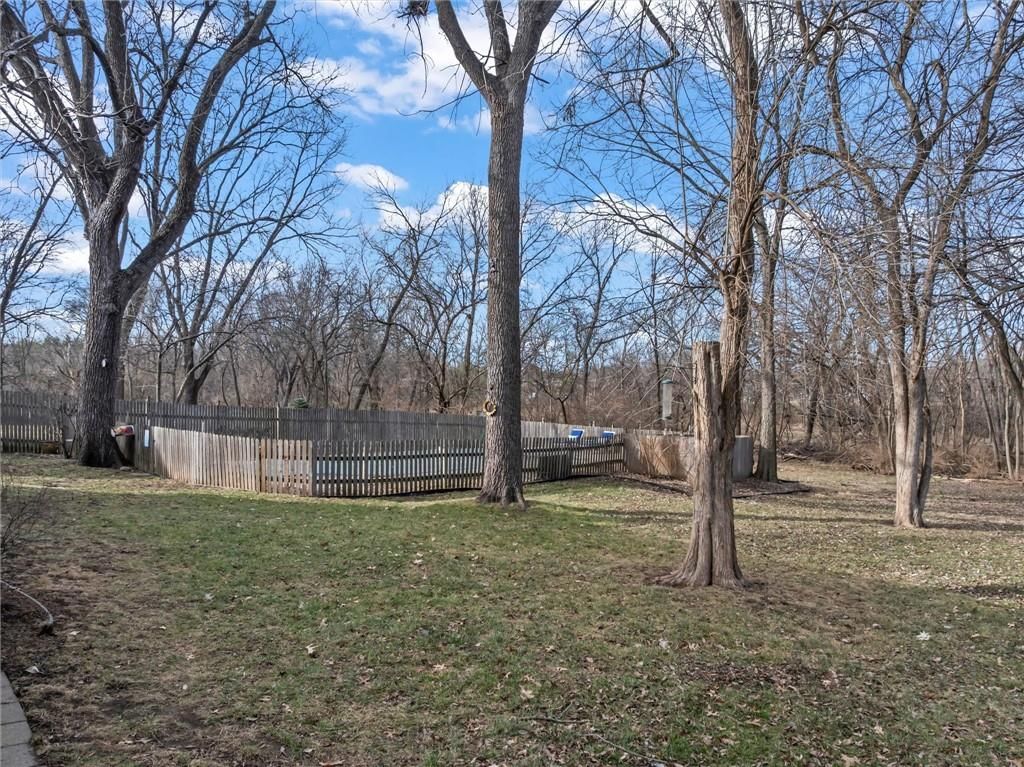 16318 W Briarwood Court — photo 36