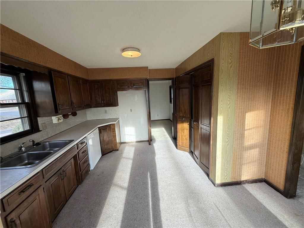 7026 Lakeshore Drive — photo 4