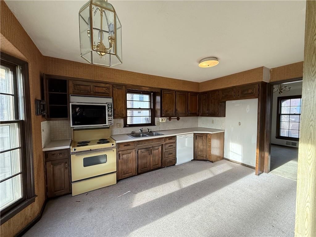 7026 Lakeshore Drive — photo 5