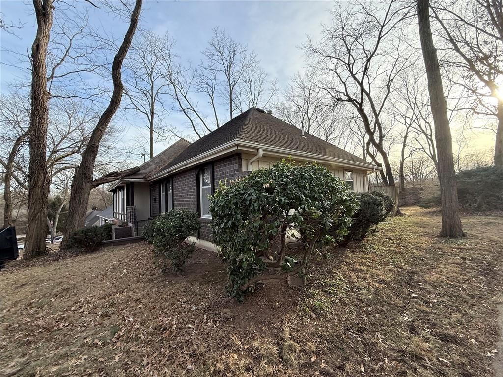 7026 Lakeshore Drive — photo 35
