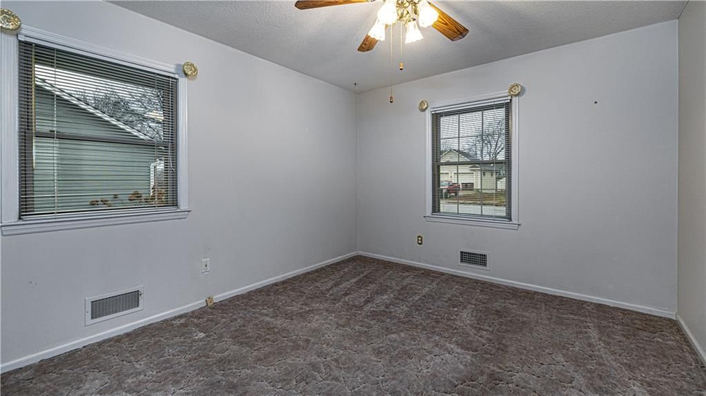 315 N Woodson Drive — photo 13