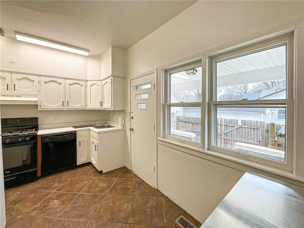 605 S Main Street — photo 11