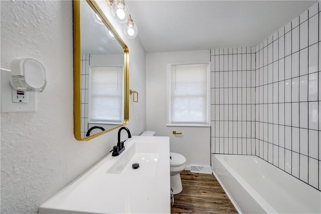 6219 Bellefontaine Avenue — photo 8