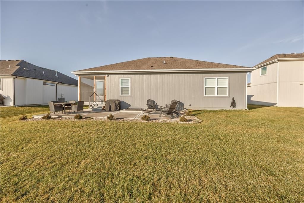 17761 Greeley Street — photo 40