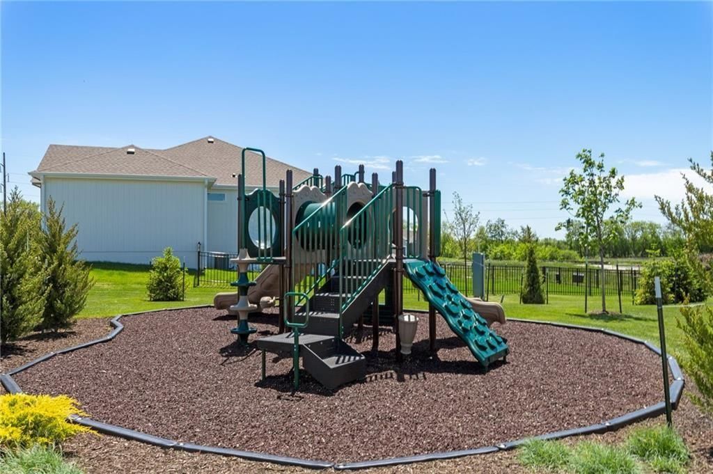 17761 Greeley Street — photo 49