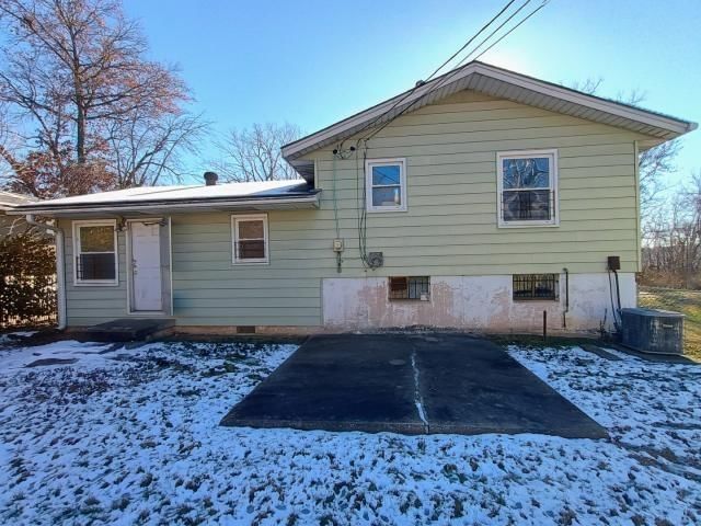 3912 E 47th Terrace — photo 3