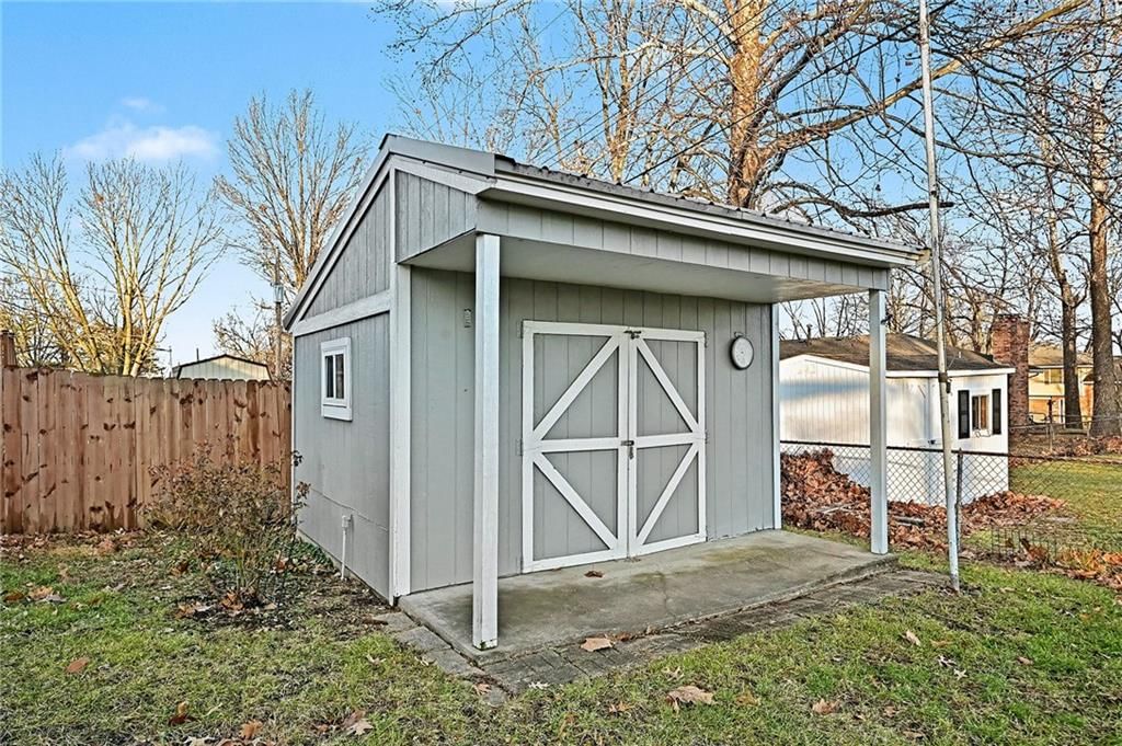 112 Helen Street — photo 25