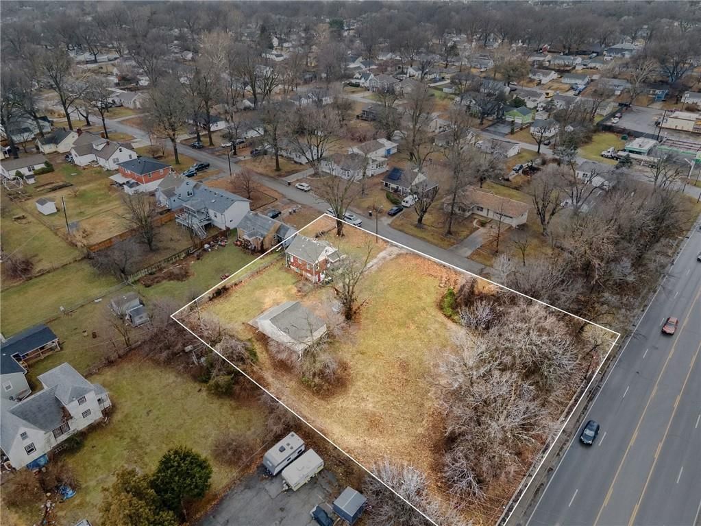 5131 N Lister Avenue — photo 2