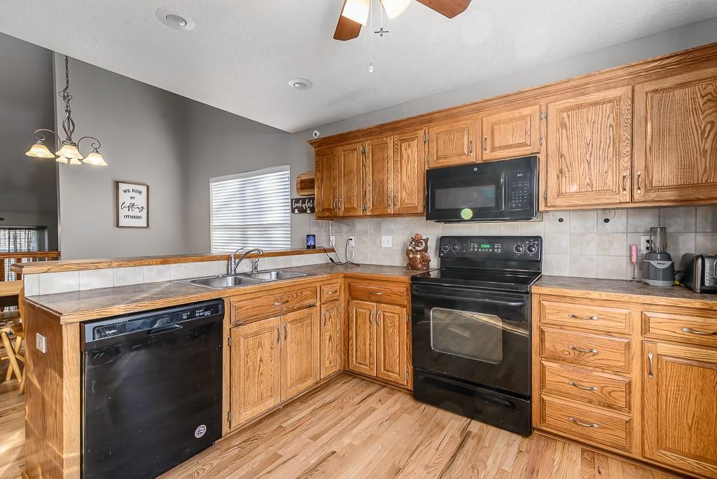 15609 Pebble Terrace — photo 9