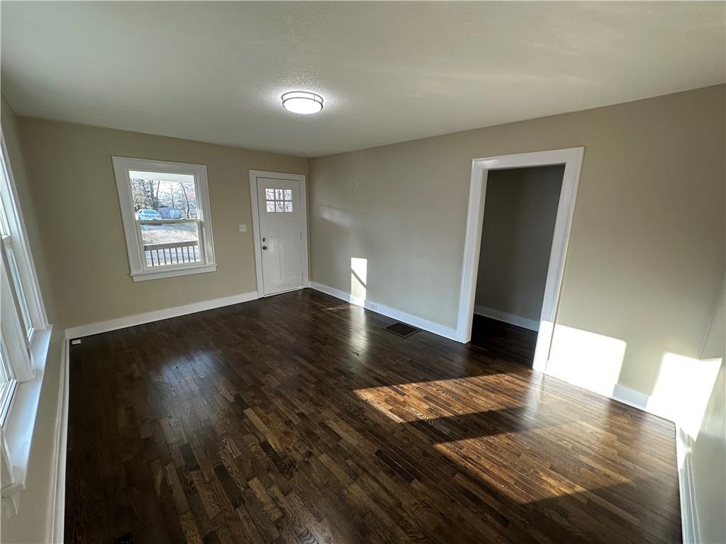 1215 S Pleasant Street — photo 5