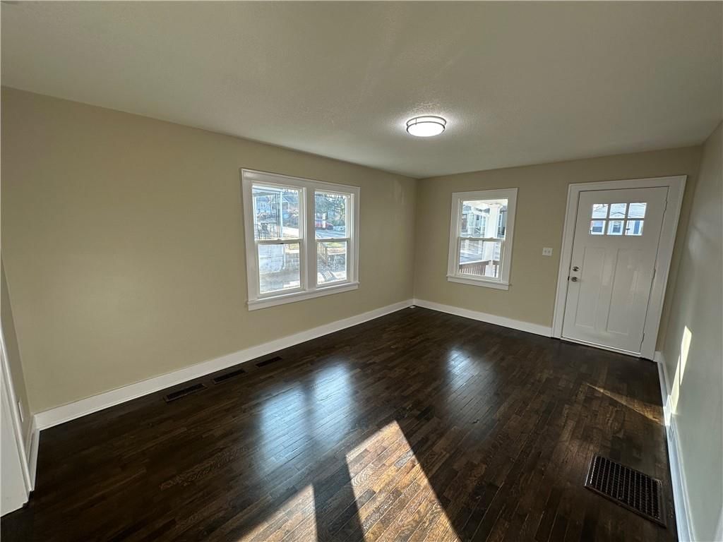 1215 S Pleasant Street — photo 6
