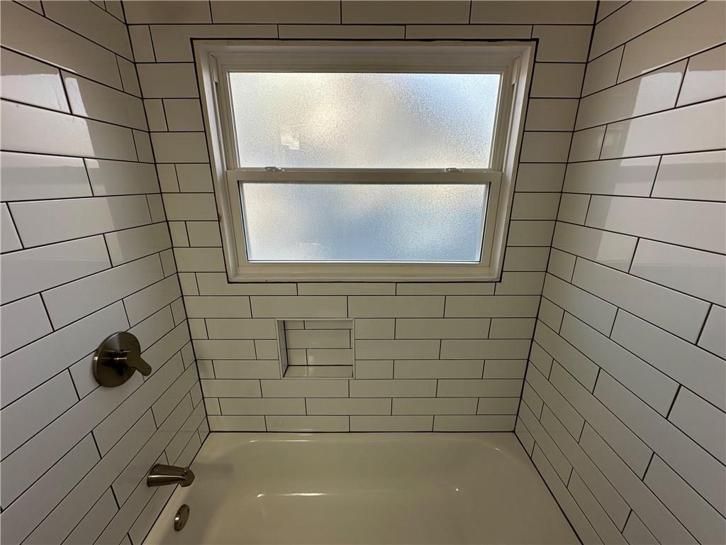 1215 S Pleasant Street — photo 11