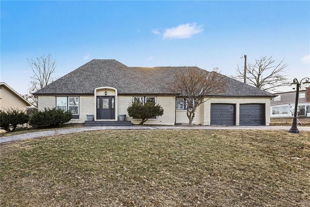 12414 Valley Brook Drive — photo 2
