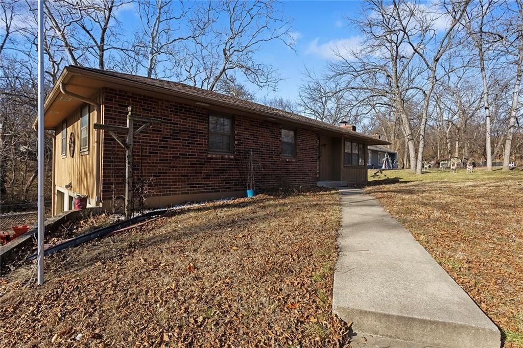 2706 Maple Avenue — photo 3