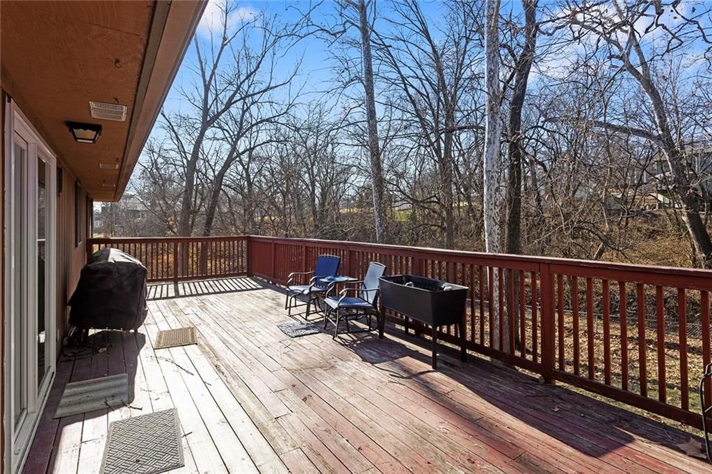 2706 Maple Avenue — photo 13
