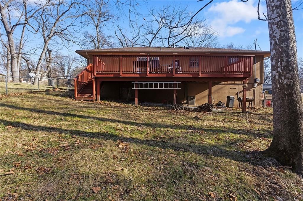2706 Maple Avenue — photo 14