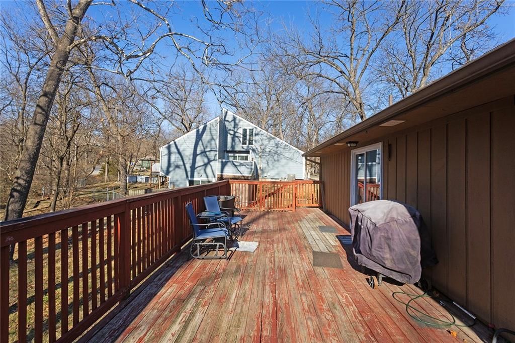 2706 Maple Avenue — photo 16