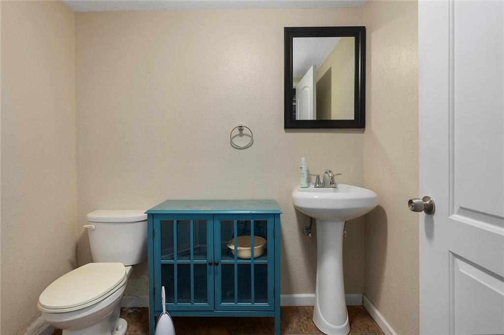 2706 Maple Avenue — photo 19
