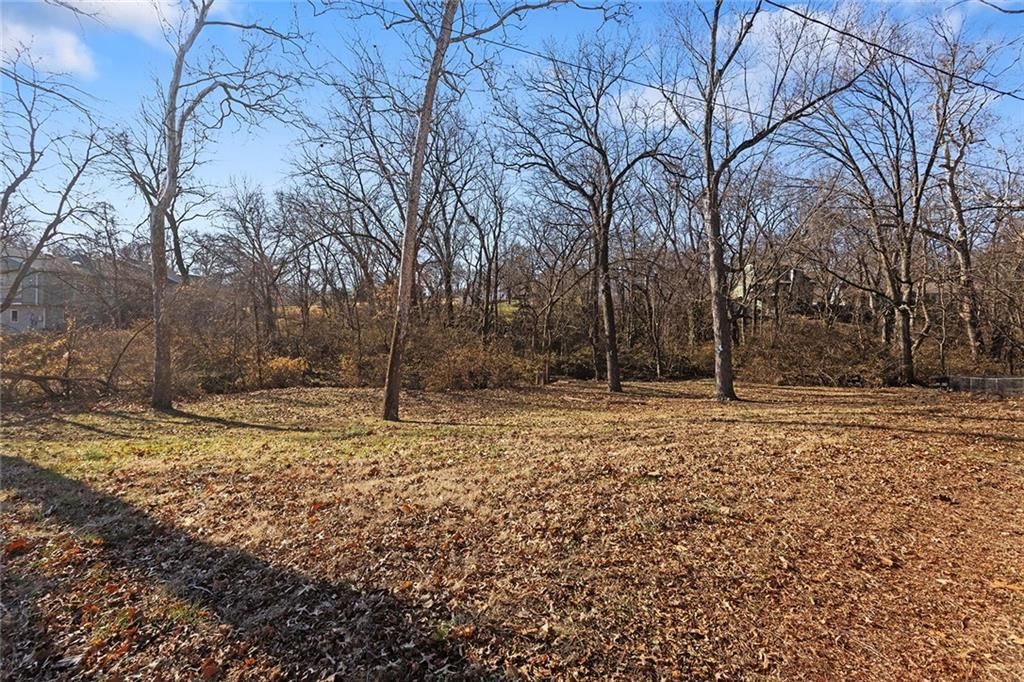 2706 Maple Avenue — photo 39