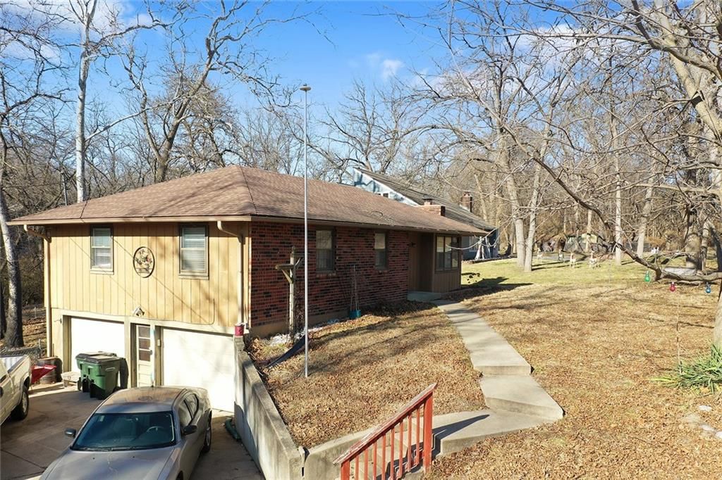 2706 Maple Avenue — photo 40