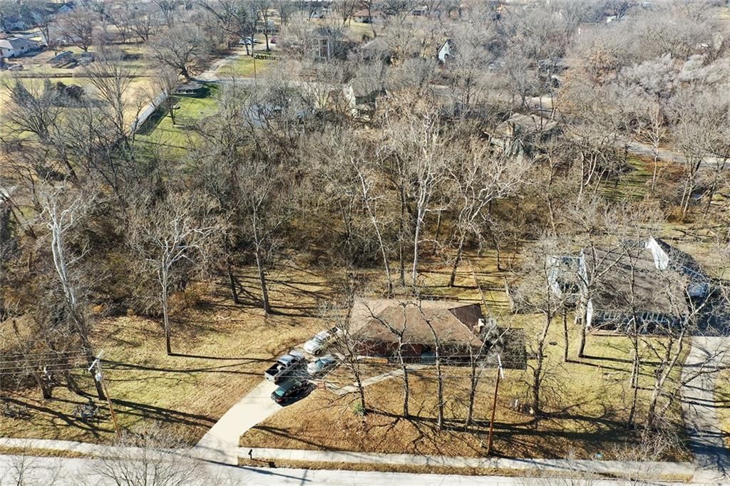 2706 Maple Avenue — photo 41